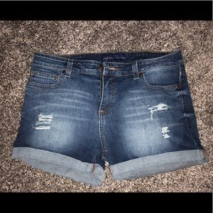 Lauren James cuffed demin shorts